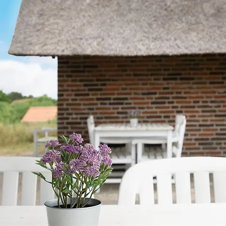 Anselmi - 450m From The Sea By Interhome *